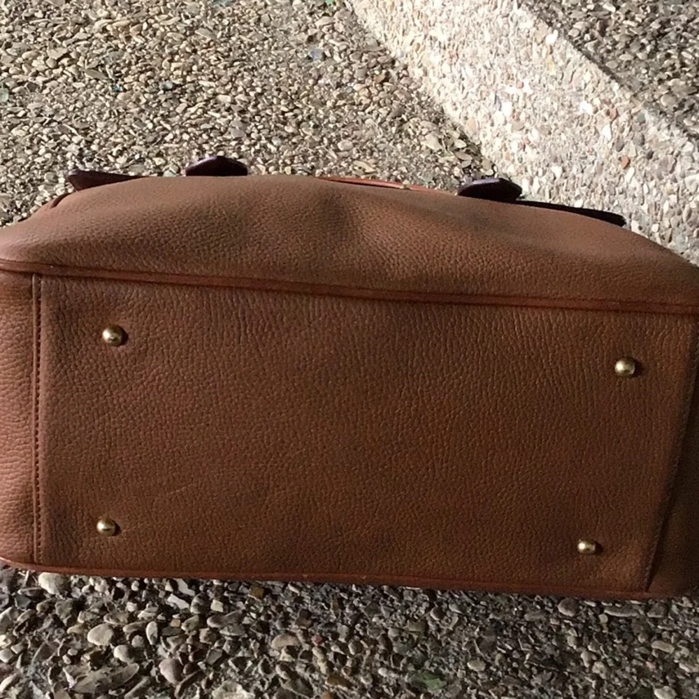 DOONEY & BOURKE large capacity dual toned leather satchel in Natural, like new - Picture 7 of 12